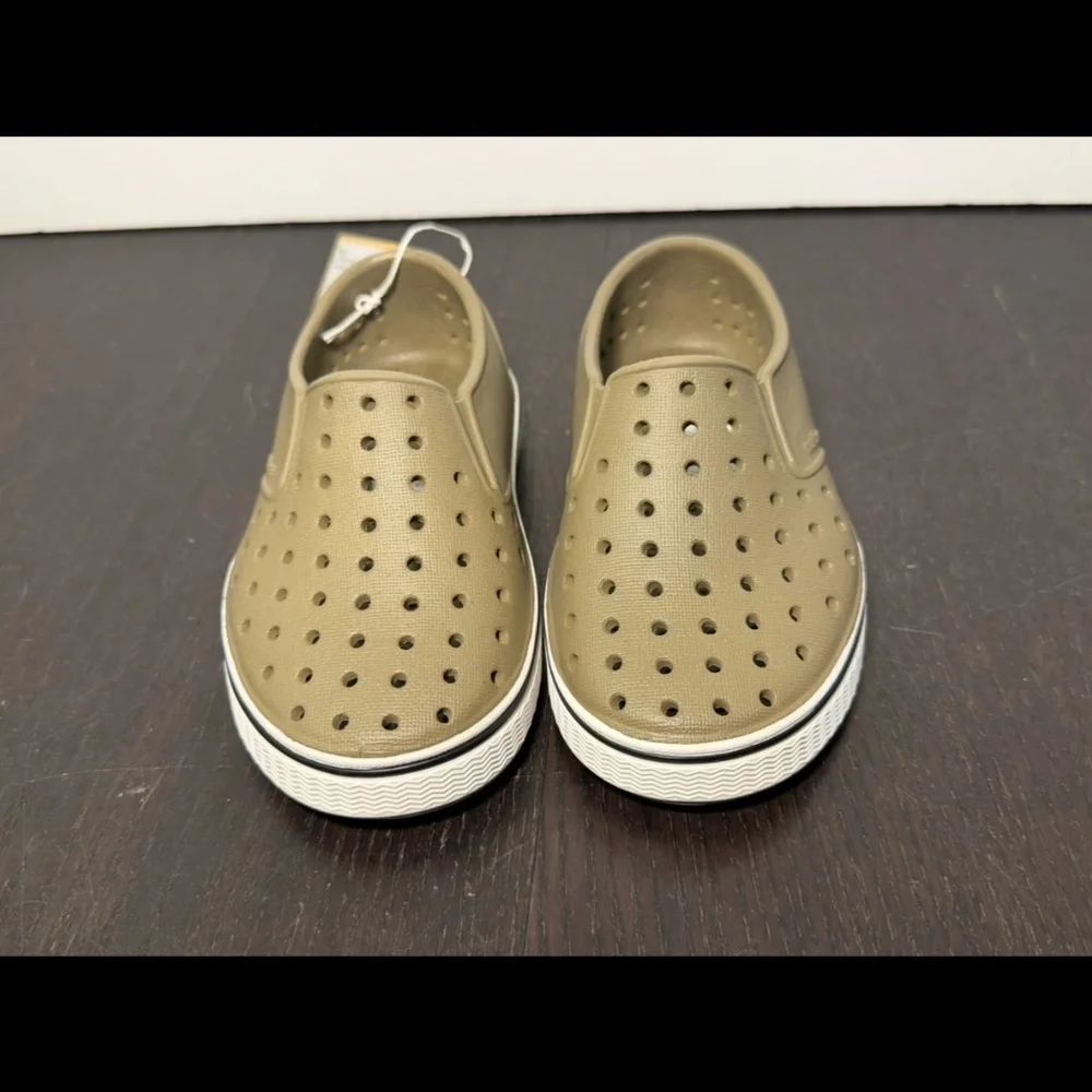 Native Miles Slip On Shoes Utility Green/Shell White Little Kids/Toddler C8